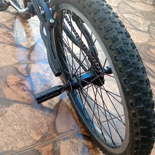 Bicicleta aro 20 de manobras