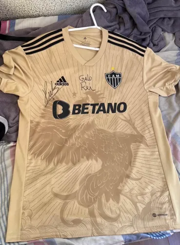 Camisa do Galo autografada