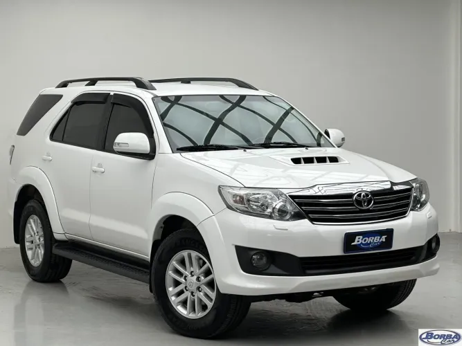Toyota Hilux SW4 SRV D4-d 4X4 3.0 TDI Dies. AUT 2014