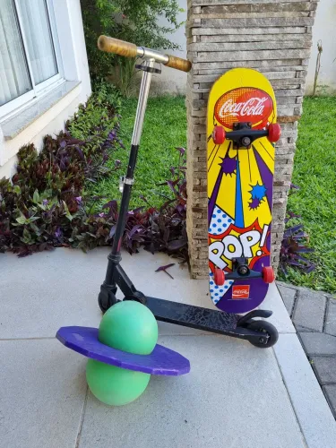 Lote Skate + Patinete + Pogobol + Proteção