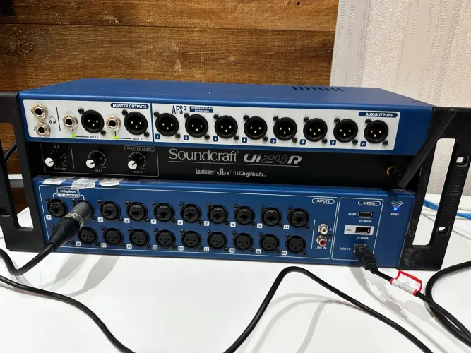 Mesa de som ui24r soundcraft
