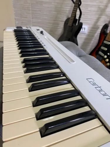 Teclado controlador Carbono 49