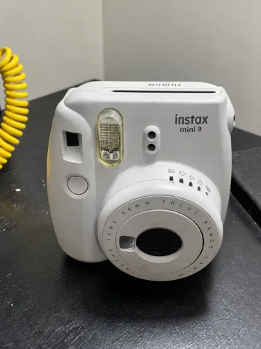 Câmera Instantânea Fujifilm Instax Mini 9 Branca