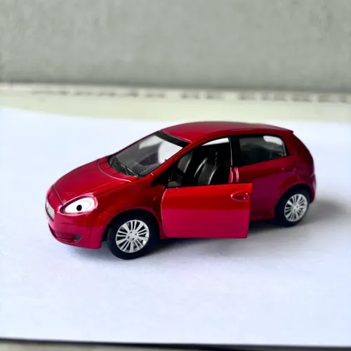 Miniaturas Colecionáveis - Fiat Punto, Hyundai i30 e Dodge Ram 1500