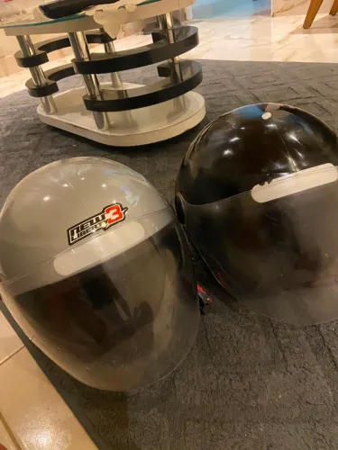2 capacetes