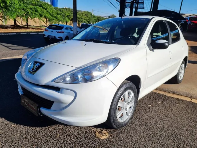 Peugeot 207 Active 1.4 Flex 8V 5P 2014