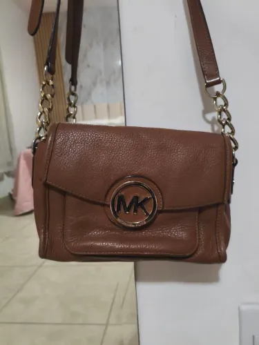 Bolsa em couro Michael kors tiracolo linda