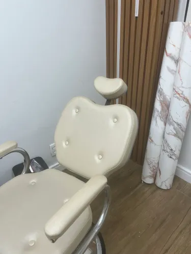 Cadeira Poltrona Estética Premium Reclinável | Design Luxo Off White para Clínica e Salão