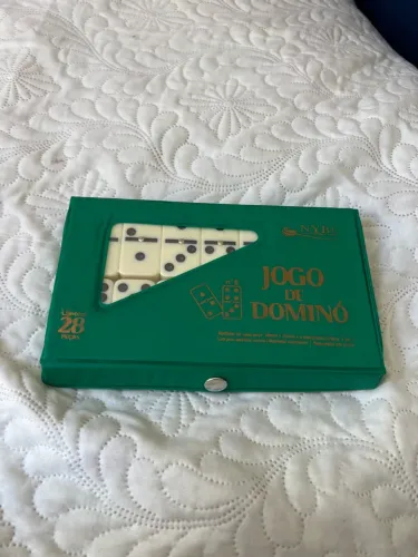 Jogo de dominó em osso