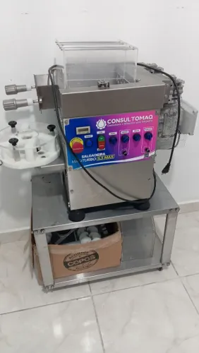 Vendo máquina modeladora de doces e salgados