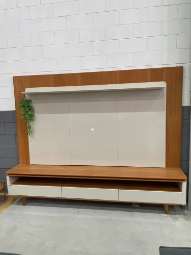 Painel + Rack Primer Off White amadeirado Com 3 Gavetas De 2,60