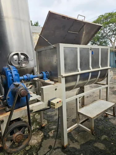 Ribbon blender - 1.000 litros 