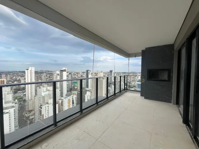Cobertura 3 suítes para venda no Centro!
