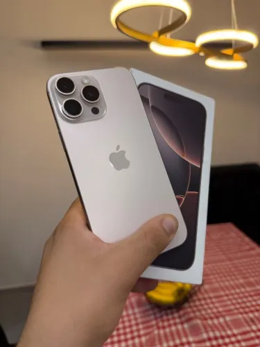 iPhone 16 Pro Max 256GB - 91% Bateria - Impecável