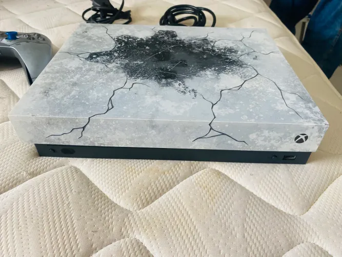 Vendo Xbox one edição limitada