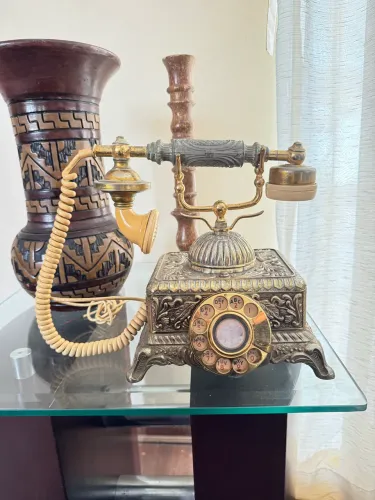 Telefone vintage modelo Imperial de mesa decada de 60/70