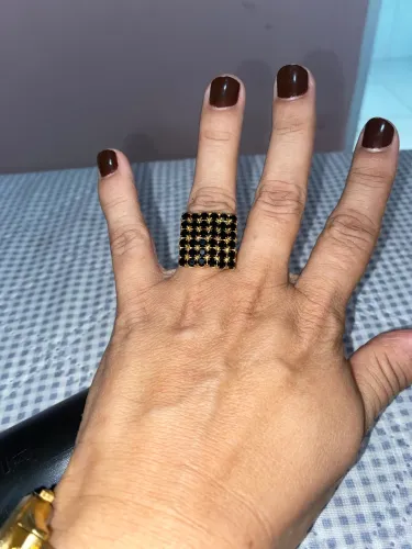 Anel Maxi Quadrado Cravejado com Zircônias Negras