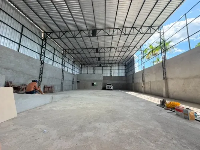 Excelente Galpão 660m² e Pé direito 10m no Tarumã