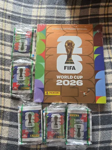 420 figurinhas da copa 2026 e álbum dourado lacrados