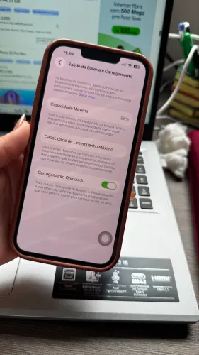iPhone 13 em ótimas condições 