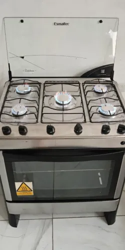 Fogão esmaltec funciona às 5 bocas e o forno, faço entrega