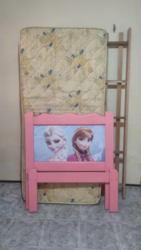 Cama para menina com colchão