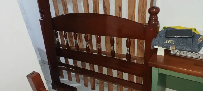 Cama casal madeira usada Bom estado