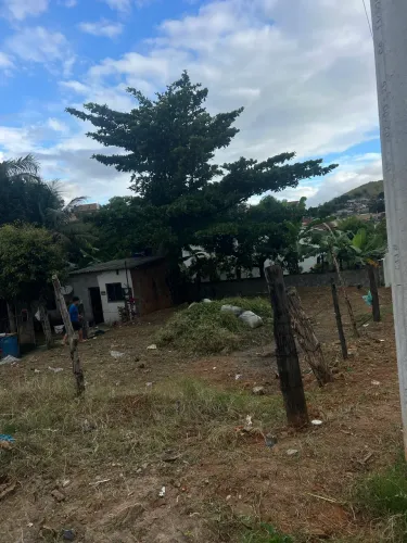 Terreno plano e bem localizado de esquina