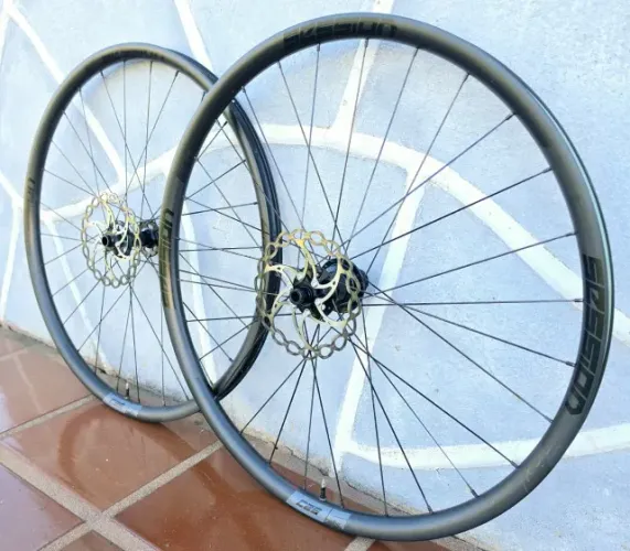 Rodas MTB Session C26 Carbon Disc Boost Tubeless - Freehub HG - 1673g Par - Seminovas
