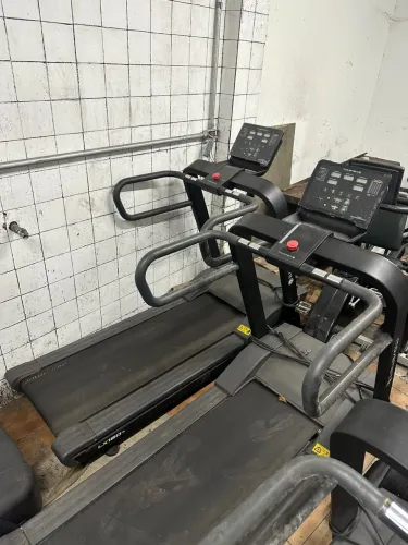Equipamentos de Academia (Esteiras e Bicicletas)
