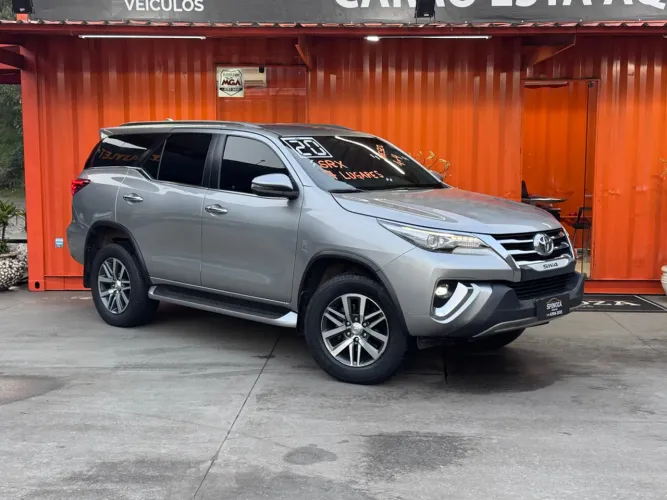 Toyota Hilux SW4 SRX 4X4 2.8 TDI 16V Dies. Aut. 2020