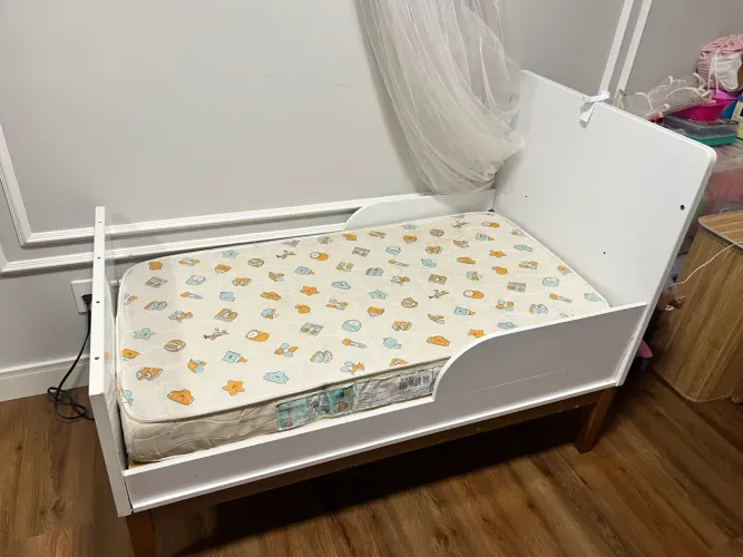 Cama infantil evolutiva 2 em 1 - vira berço e cama