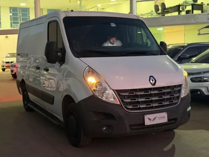 Renault Master 2.8 Furgão 85cv Diesel Curto 2020