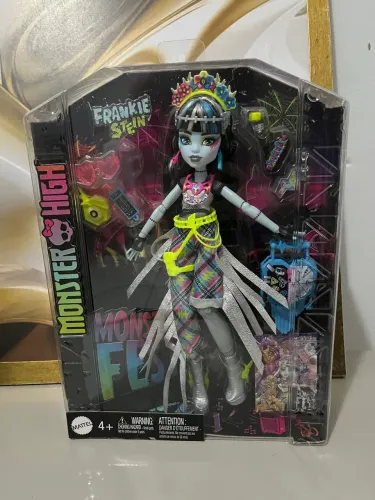 Monster High Frankie Stein monster fest
