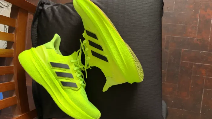 Tênis adidas