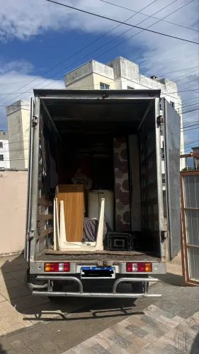 Caminhão disponível