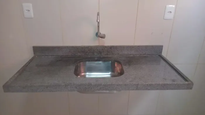 Vendo pia de granito com Cuba em Inox