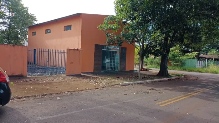 Salão Esquina Deposito livre IPTU e AGUA