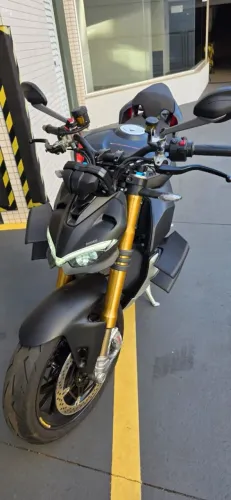 Ducati streetfighter v4s