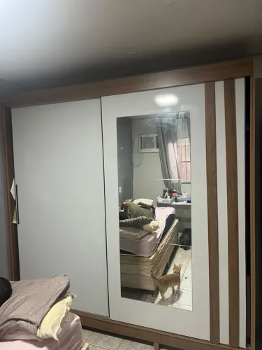 Vendo guarda novo com roupa 2 portas de correr