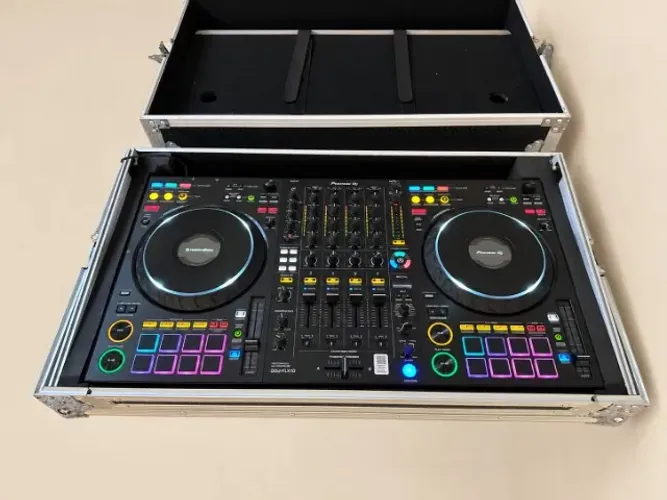 Vendo Pioneer FLX-10 com flight case 