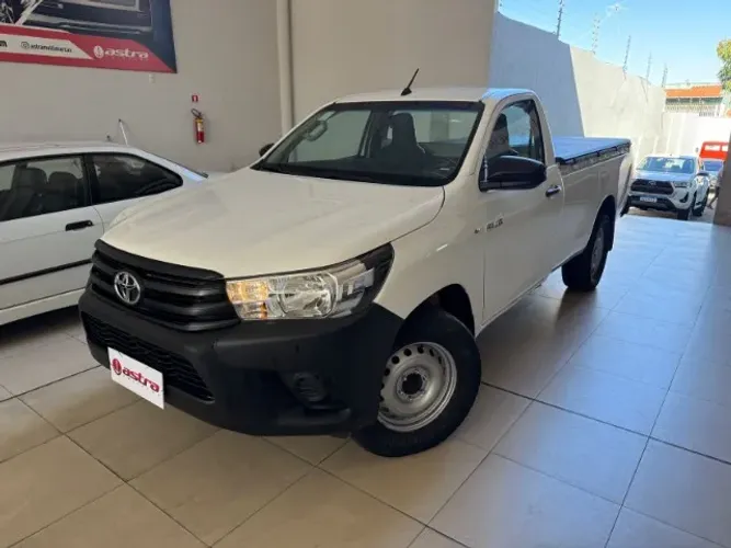 Toyota Hilux CS 4X4 2.8 TDI Diesel Mec. 2022