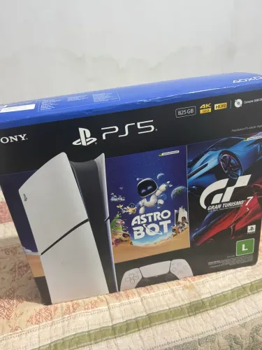 PS5 Slim 825 GB .