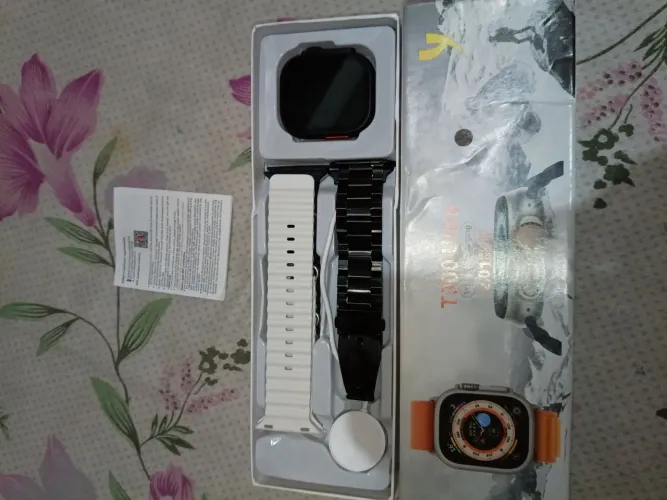 É um smartwatch usado e excelente usado poucas vezes marca t900 ultra ele é original