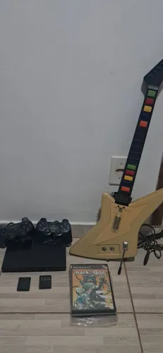 Lote PS2 Slim + 2 Controles + Guitarra + Cartões + Jogo .hack//G.U. Completo