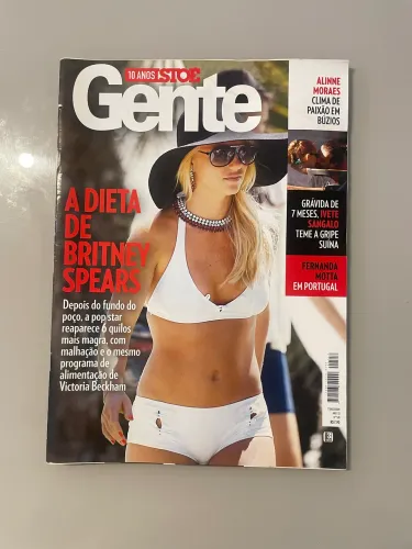 Britney Spears - Revista Isto é gente 2009