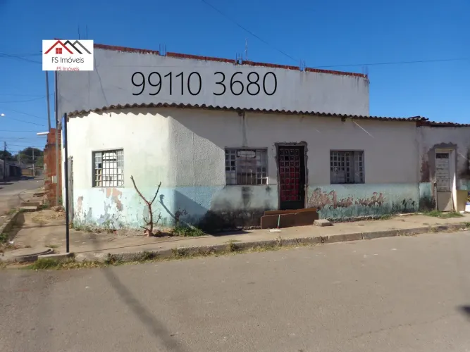 QR 829 Ótima Esquina com Casa Simples Escriturada em Samambaia Norte - Brasília  DF