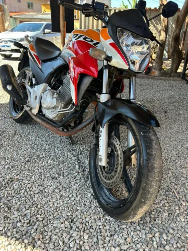 Vendo - Moto em perfeito estado de funcionamento