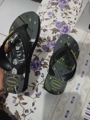 Tênis infantil tamanho 24  , Havaiana nova original tamanho 25, 26.
