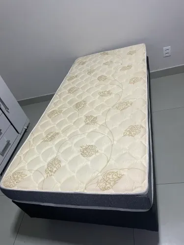 Cama de solteiro nova com box 
